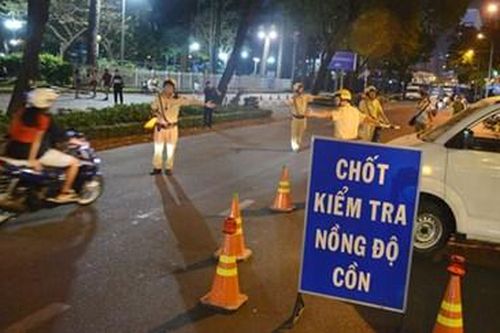 Sau bao lâu khi ăn phải những đồ ăn, thức uống có cồn thì tham gia giao thông?