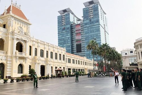 Di tích Trụ sở HĐND và UBND TP.HCM đón đoàn khách tham quan đầu tiên