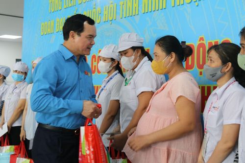 Công nhân kiến nghị cải thiện chính sách lương đảm bảo mức sống tối thiểu