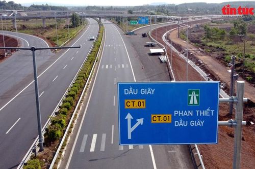 Ngắm cao tốc Mai Sơn - QL45 và Phan Thiết - Dâu Giây trong ngày khánh thành 29/4