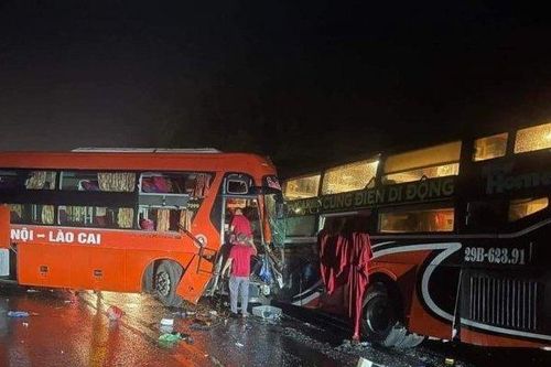 Tai nạn xe khách trên cao tốc Nội Bài - Lào Cai, 1 người tử vong