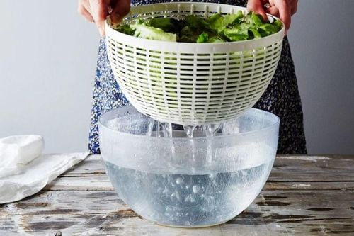 Đây là thứ nước 'thần' giúp rau 'hồi sinh', dù héo rũ rượi cũng trở nên tươi như mới hái