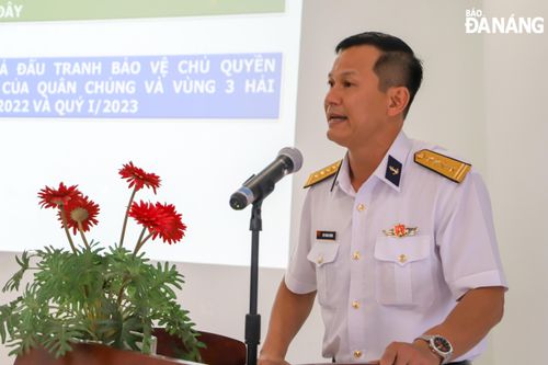 Bộ Tư lệnh Vùng 3 Hải quân thông tin về biển, đảo cho cán bộ, công chức, đảng viên