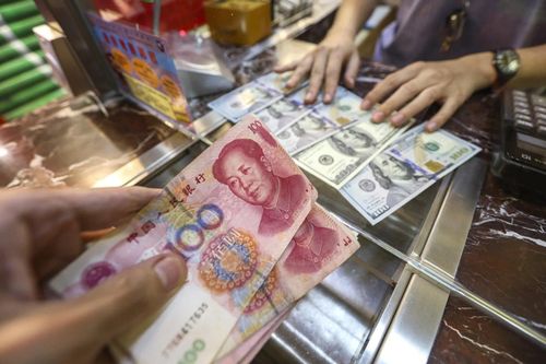 Nhân dân tệ lần đầu tiên vượt USD trở thành đồng tiền được Trung Quốc dùng nhiều nhất trong giao dịch xuyên biên giới