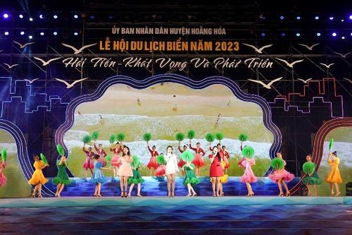 Khởi động mùa du lịch biển Hải Tiến năm 2023