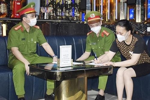 Hiểm họa 'khí cười' trong học đường