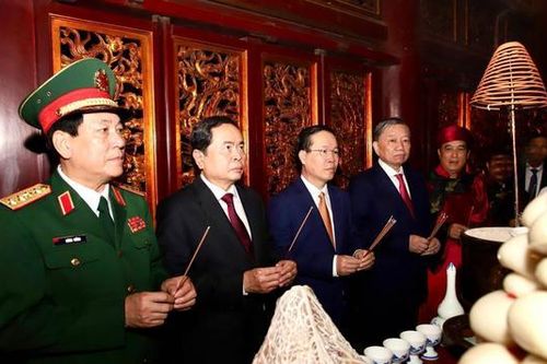Lễ dâng hương tưởng niệm các Vua Hùng