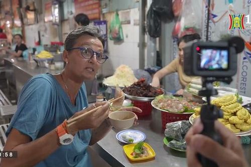 Thế giới ẩm thực ngõ Đồng Xuân