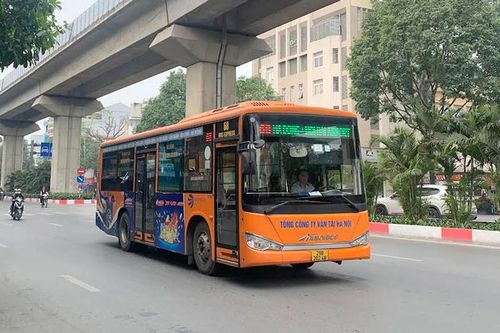 Vì sao xe buýt chưa thực sự hấp dẫn hành khách?