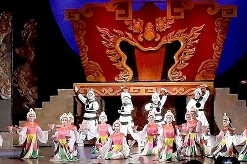 Khi các nhà hát nghệ thuật truyền thống 'đỏ mắt' tìm diễn viên trẻ