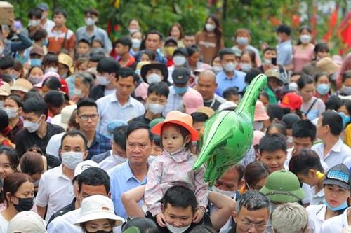 Hơn 4 triệu người đến Đền Hùng dịp lễ hội