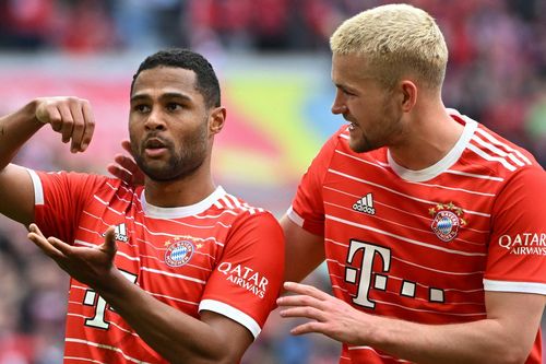 Dortmund bị Bayern soán ngôi