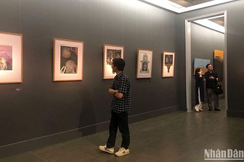 Người họa sĩ cựu binh Mỹ lấy nghệ thuật làm cầu nối và chữa lành