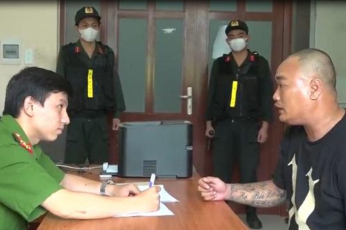 Bắt băng giang hồ bảo kê tại chợ đầu mối nông sản Bình Điền
