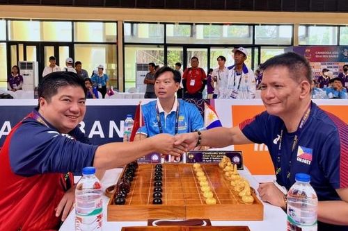 Cờ ốc Việt Nam thắng Thái Lan nhờ VAR, chạm trán Campuchia ở bán kết