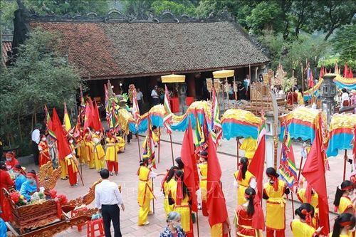 'Đánh thức' tiềm năng du lịch từ các di tích lịch sử tại Ninh Bình