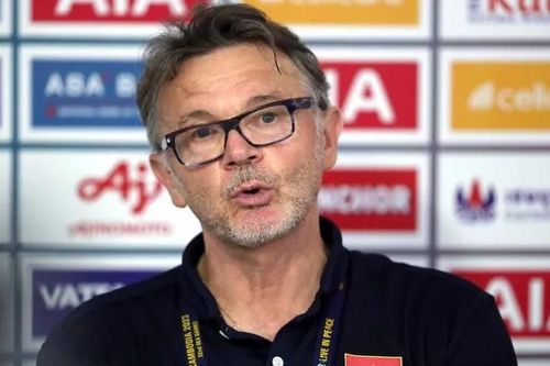 HLV Troussier nói gì sau khi U22 Việt Nam đánh bại U22 Lào?