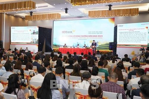 Vì sao nhiều ngân hàng muốn 'nạp thêm' công ty chứng khoán?