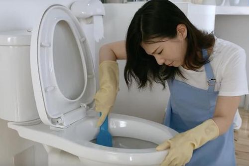 4 mẹo dọn dẹp nhà vệ sinh độc lạ nhưng hiệu quả bất ngờ