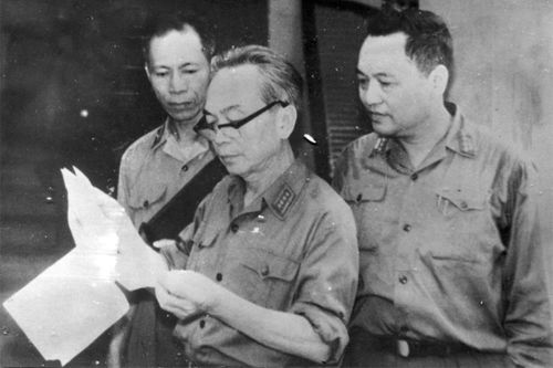 Triển lãm 'Chung một con đường' kỷ niệm Chiến thắng 30/4
