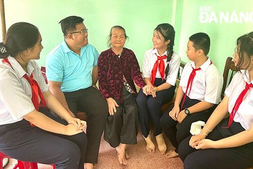 Hy sinh thầm lặng