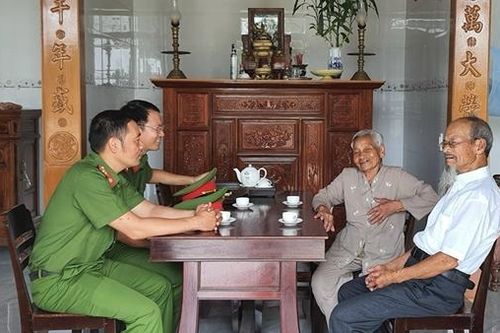 Nhiều cách làm hay phát huy phong trào bảo vệ ANTQ tại xã vùng xa