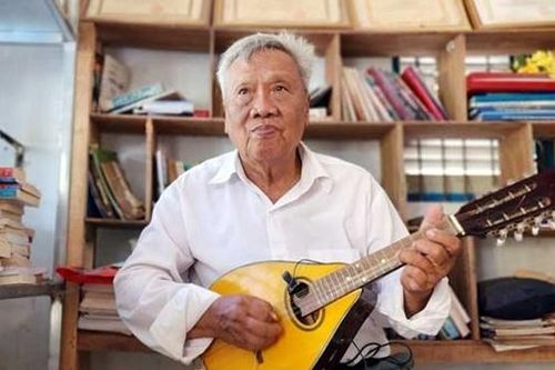 Kể chuyện người truyền sử