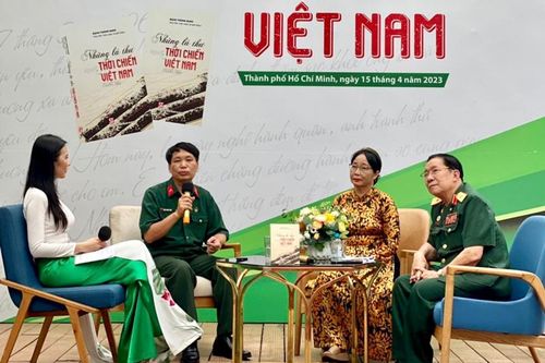 Cầu nối về một 'thời hoa lửa'
