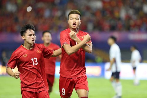 Thắng 2-0 trước U22 Lào, đội tuyển U22 Việt Nam ra quân thắng lợi ở SEA Games 32
