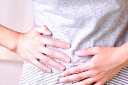 Đau bụng, rối loạn tiêu hóa khi đi du lịch cần phải làm gì?