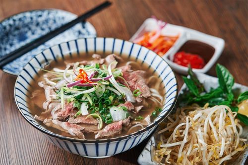 Học nấu phở thịt bò hấp dẫn hơn ngoài hàng