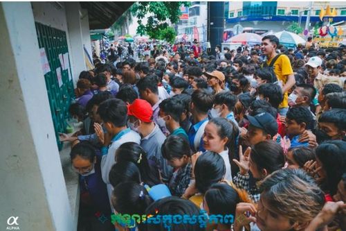 Campuchia phát hành hơn 30.000 vé xem bóng đá miễn phí