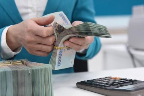Khi nào cán bộ, công chức, viên chức và NLĐ được tăng lương trước hạn?