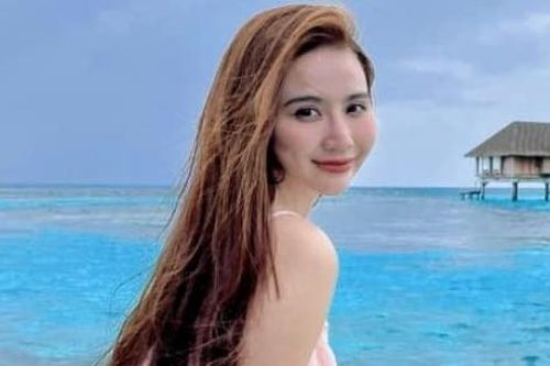 Ngắm vẻ gợi cảm của diễn viên Phan Minh Huyền