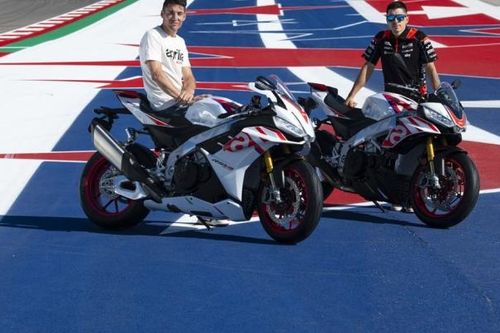Cận cảnh bộ đôi Aprilia RSV4 Factory và Tuono V4 Factory bản đặc biệt
