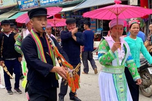 Khám phá chợ tình phong lưu Bảo Lạc