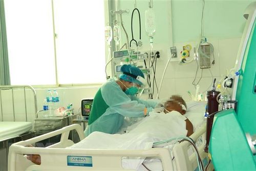 Việt Nam có thêm 1.243 ca mắc COVID-19 mới, 123 ca đang thở ôxy
