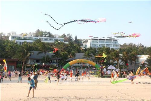 Sôi động lễ hội thả diều trên bãi biển tại Phan Thiết, Bình Thuận