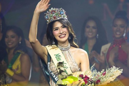 Tân Hoa hậu Trái Đất Philippines lộ diện, nhưng lại bị 'ghẻ lạnh'?