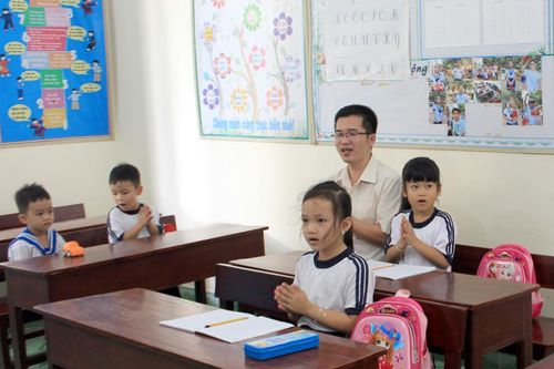 'Gieo chữ' nơi đầu sóng