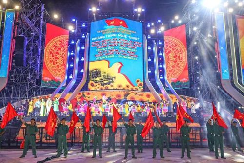 Sôi nổi chương trình nghệ thuật chào mừng ngày giải phóng miền Nam