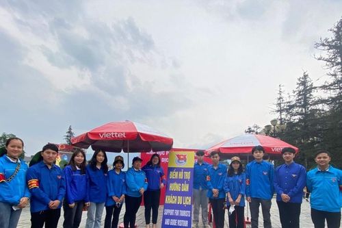 Thanh niên Sa Pa có nhiều hoạt động xây dựng Khu du lịch Quốc gia thân thiện dịp lễ hội