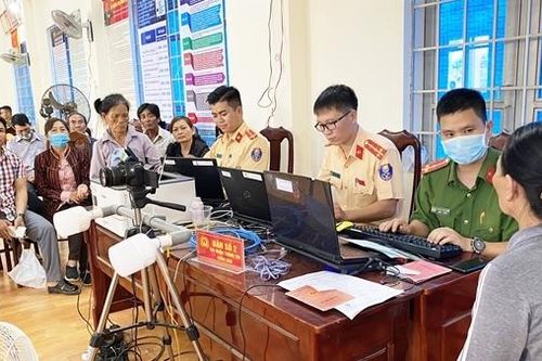 Tuổi trẻ CAND thi đua sôi nổi thực hiện Nghị quyết số 12
