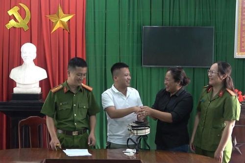 Trả tài sản du khách bỏ quên
