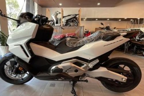 Cận cảnh Honda Forza 750 2023 có mặt tại Việt Nam