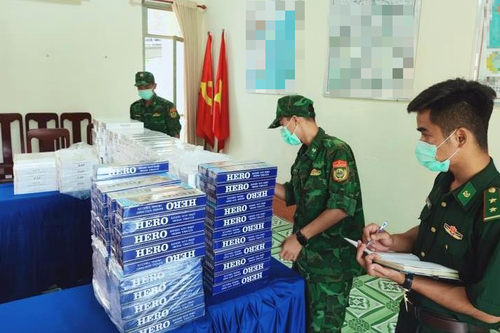 Bắt vụ vận chuyển gần 3.500 gói thuốc lá ngoại nhập lậu