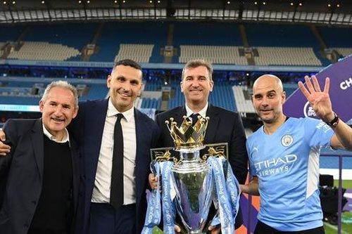 Xavi dự đoán táo bạo cú ăn ba của Pep Guardiola cùng Man City