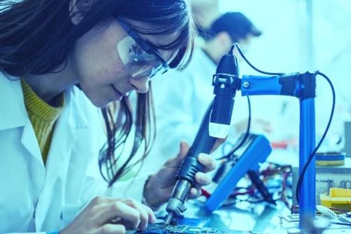 Sinh viên vay nợ vào đại học nhưng ra trường làm việc trái ngành