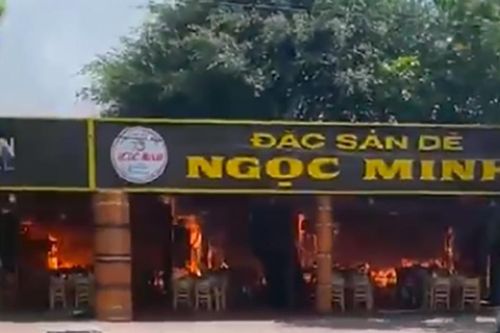 Cháy lớn tại quán lẩu dê