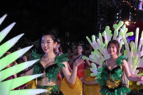 Khai mạc Carnaval Hạ Long 2023: Vũ điệu hòa nhịp năm Châu